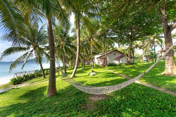 Discover Fascinating British Shipbuilding Workshops: Embark on a Historical Journey Today!